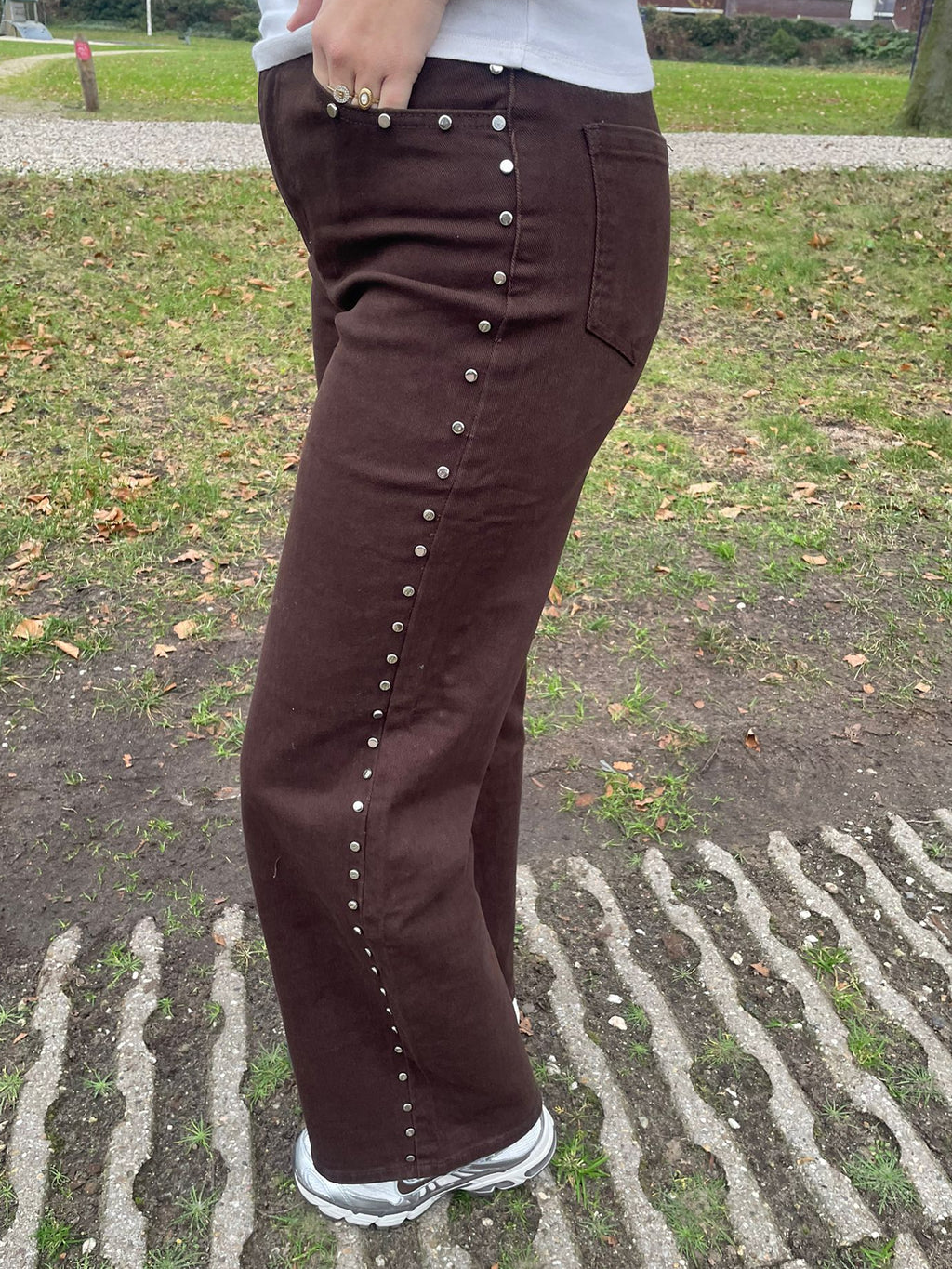 JEANS MET STUDS